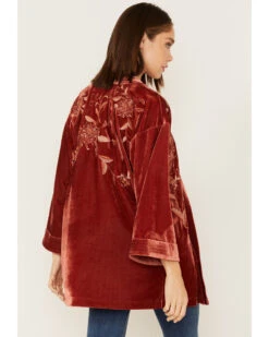 Mystree Women's Floral Embroidered Velvet Kimono -Wild West Belle Sales 2000378492 800 P4