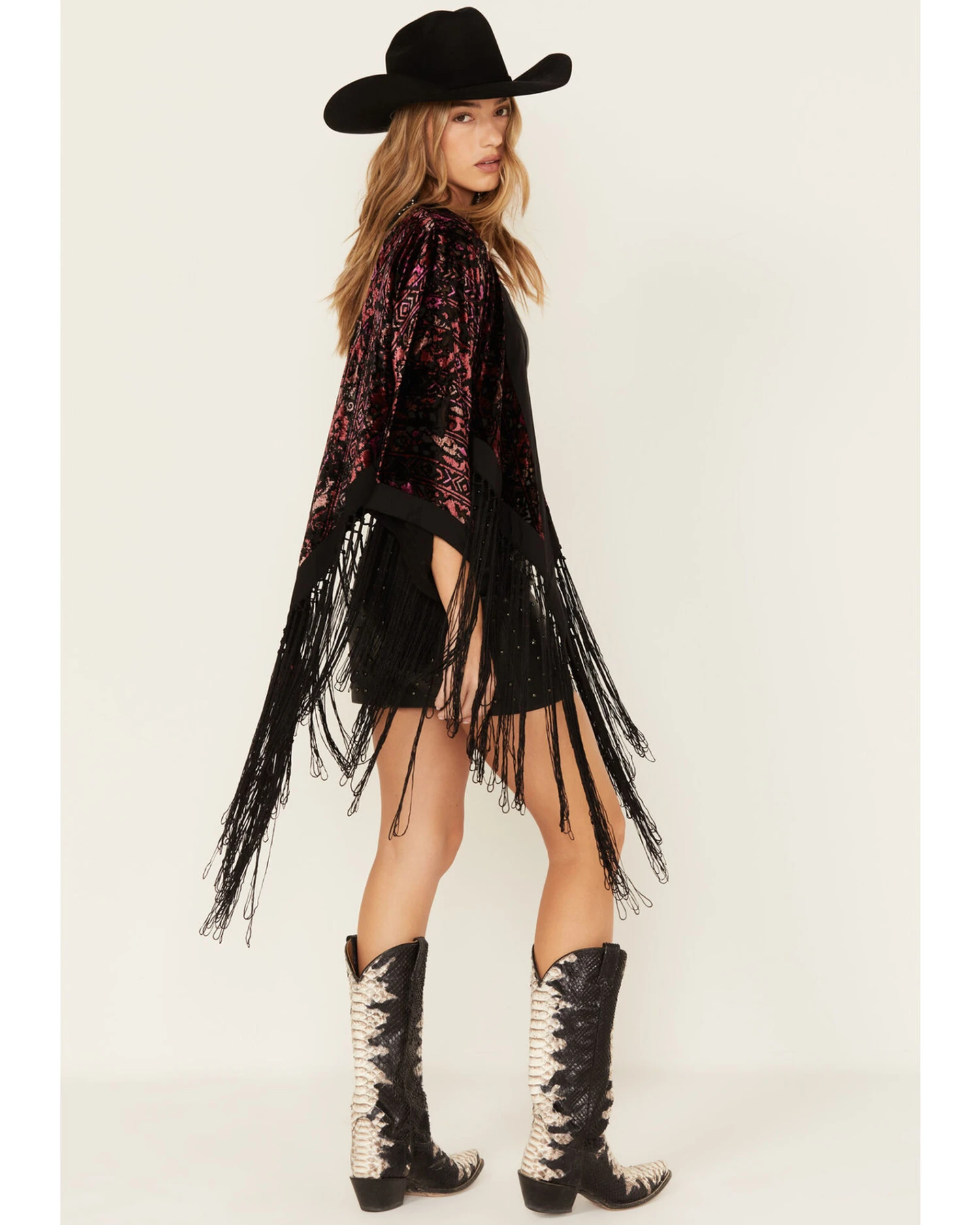 Idyllwind Women's Dean Ikat Velvet Rocket Kimono 4 Idyllwind Women's Dean Ikat Velvet Rocket Kimono - Image 4